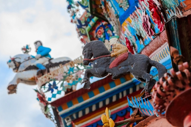 Там стоит сказочный терем. Как один человек прославил небольшое село Кунара