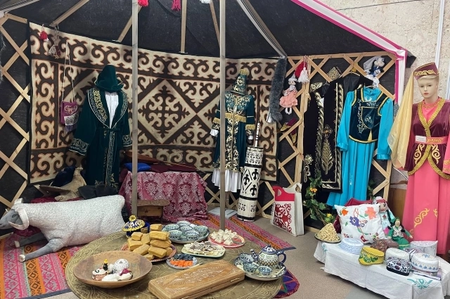 Выставка в Доме Дружбы.