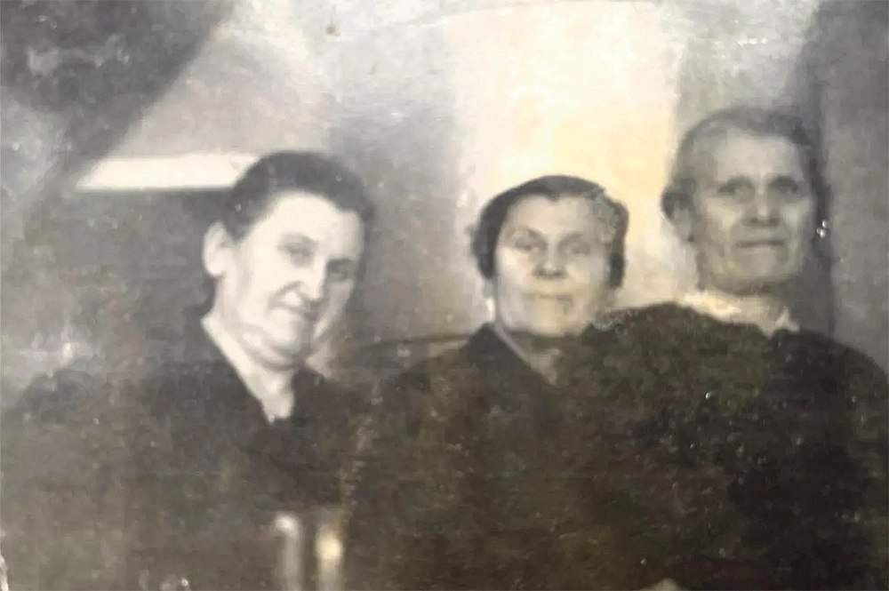 Дочери Никиты Абаимова, Пелагея и Александра (на фото слева), исполнили мечту отца и стали врачами.