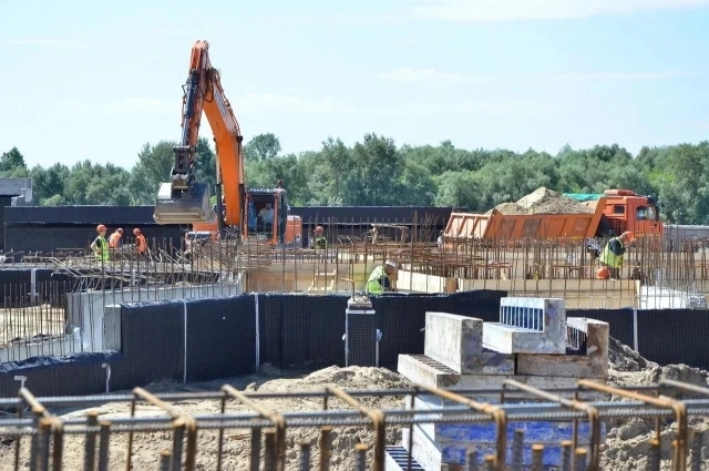 Работы на набережной Тухачевского в самом разгаре.