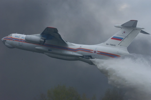 Огромные Ил-76 в 2010 году подключились к тушению тольяттинских лесов