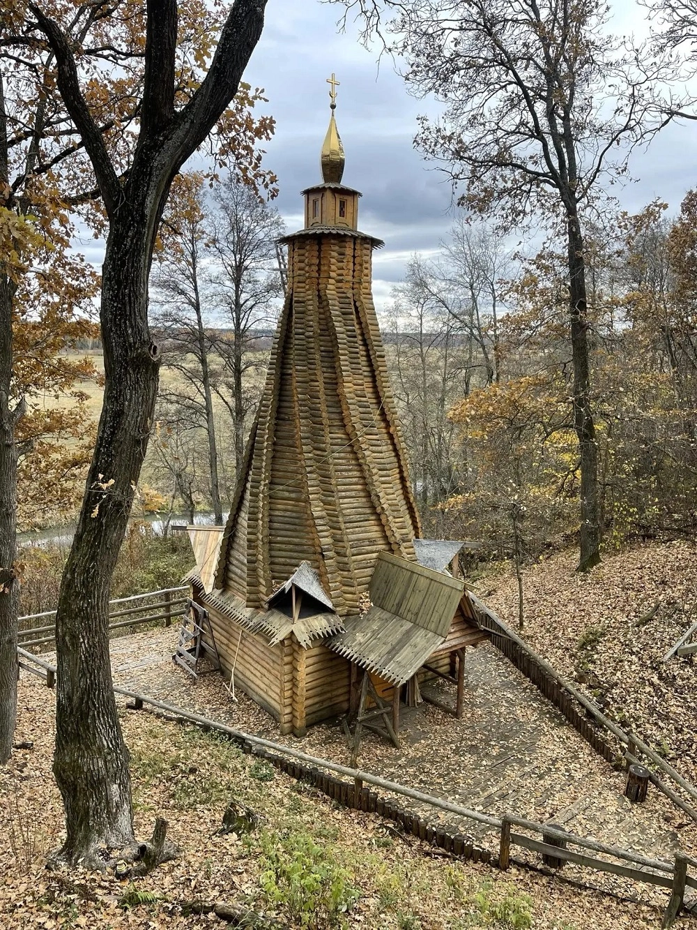 Свеча во вложбине,
