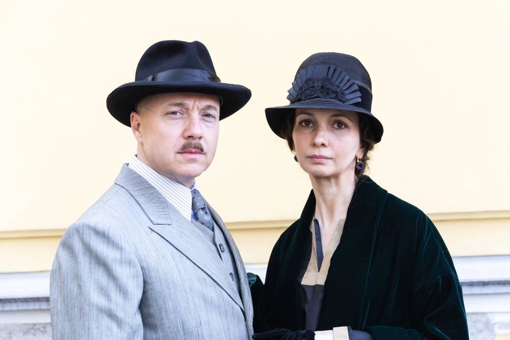 Евгений Стычкин и Мария Смольникова в ролях Осипа и Лили Брик.