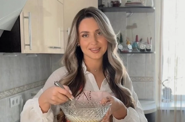 Алина очень любит готовить домашнюю еду. 