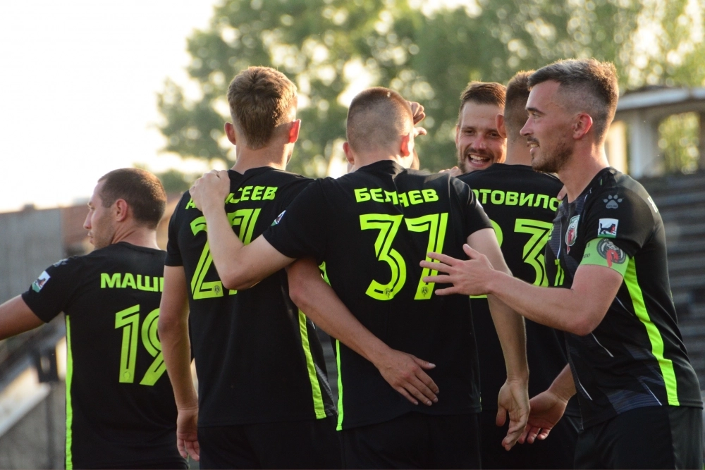 Футбольный «Иркутск» по итогам сезона во Второй лиге стал бронзовым призёром в группе 2 дивизиона Б. 