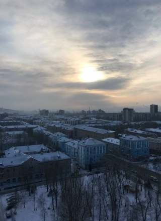 Вид из кабины крановщицы. Но полюбоваться им удаётся редко.