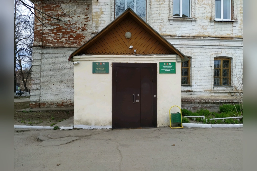 Олег несколько лет проработал в детском клубе в Вахитовском районе Казани.