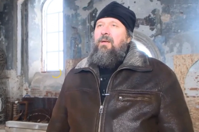 Настоятель Валерий Борисенко ведет службы по расписанию в обоих селах.