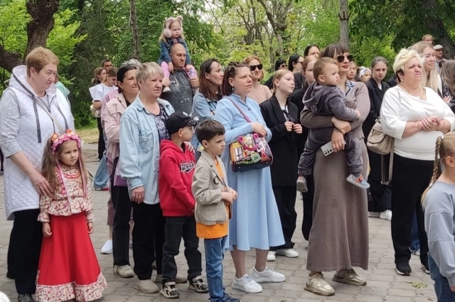 Праздник посетили сотни местных жителей и гостей города.