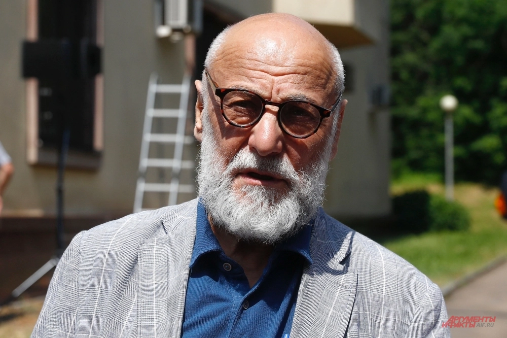 Салават Щербаков.