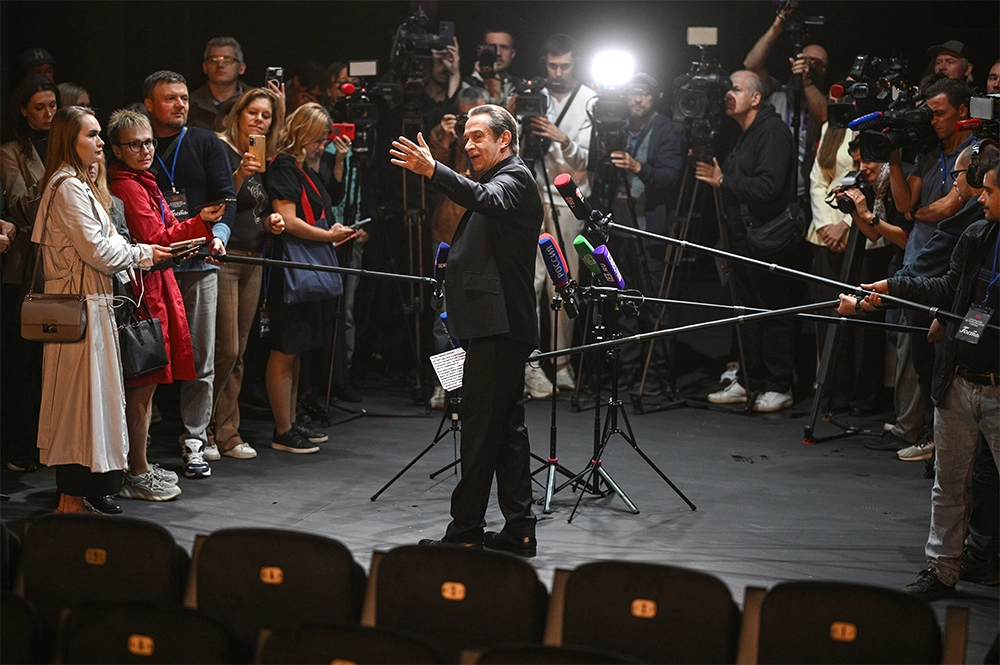 Художественный руководитель театра «Современник» и Театра Олега Табакова Владимир Машков представляет журналистам обновленную Историческую сцену Театра Олега Табакова после капитального ремонта на улице Чаплыгина в Москве.