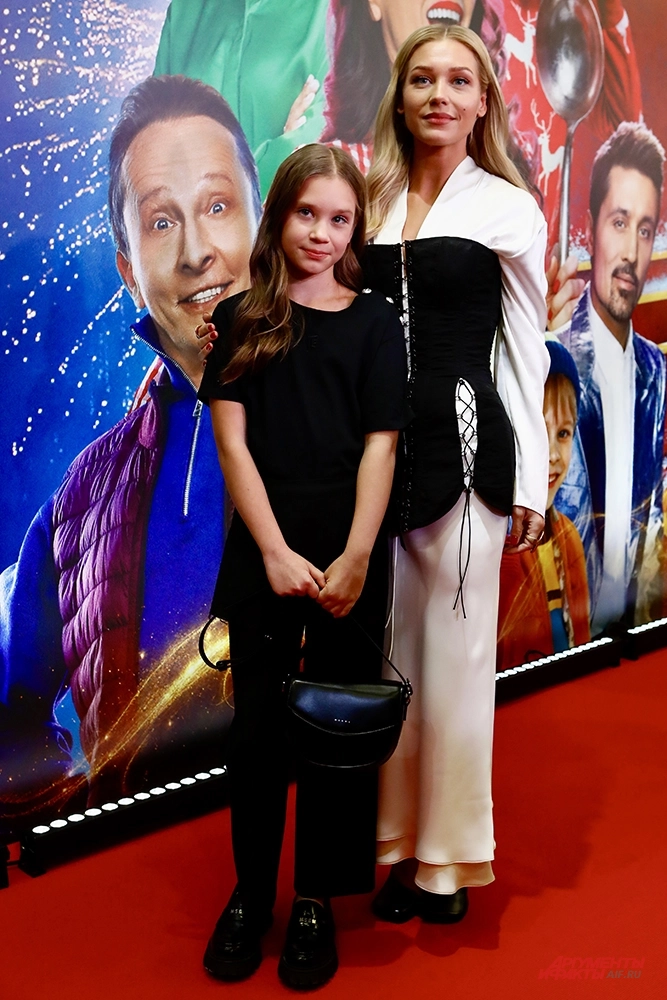 Кристина Асмус с дочерью Анастасией.