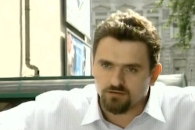 Кадр из сериала «Улицы разбитых фонарей»