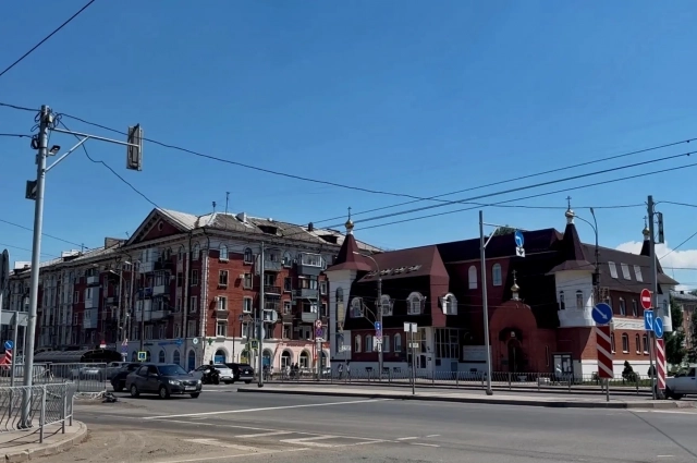 В первые годы Великой Отечественной войны здесь строились кварталы жилья для рабочих, инженеров, служащих и возводились заводы.