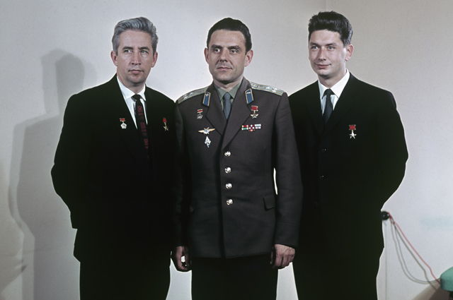 Экипаж космического корабля «Восход-1» (слева направо): Константин Феоктистов,  Владимир Комаров и Борис Егоров.