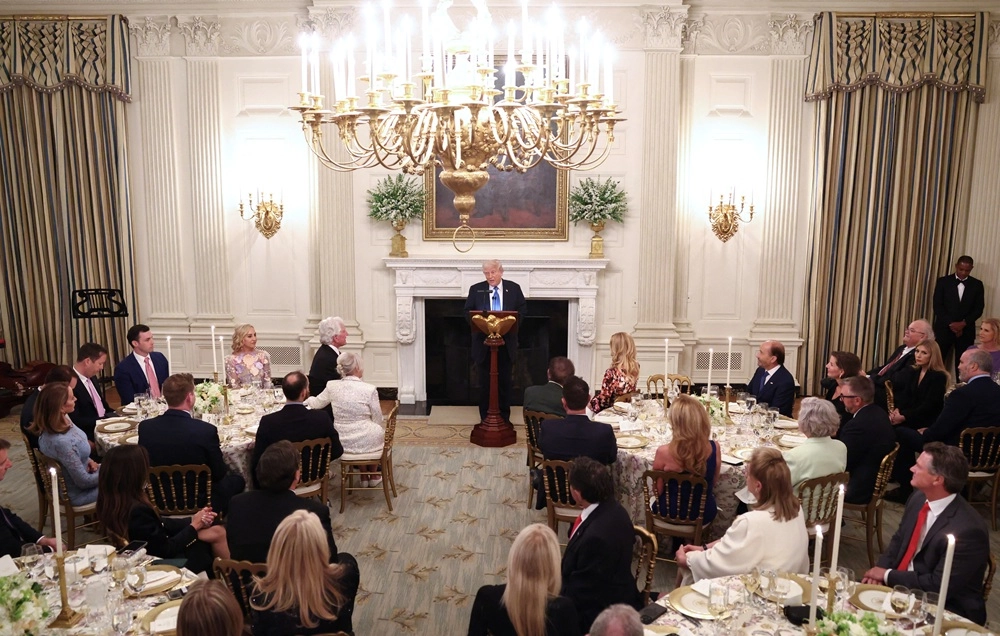 Гости Трампа были возмущены маленькими порциями.