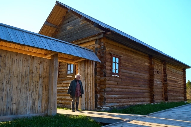 Усадьбы коми-пермяков можно увидеть в Хохловке.