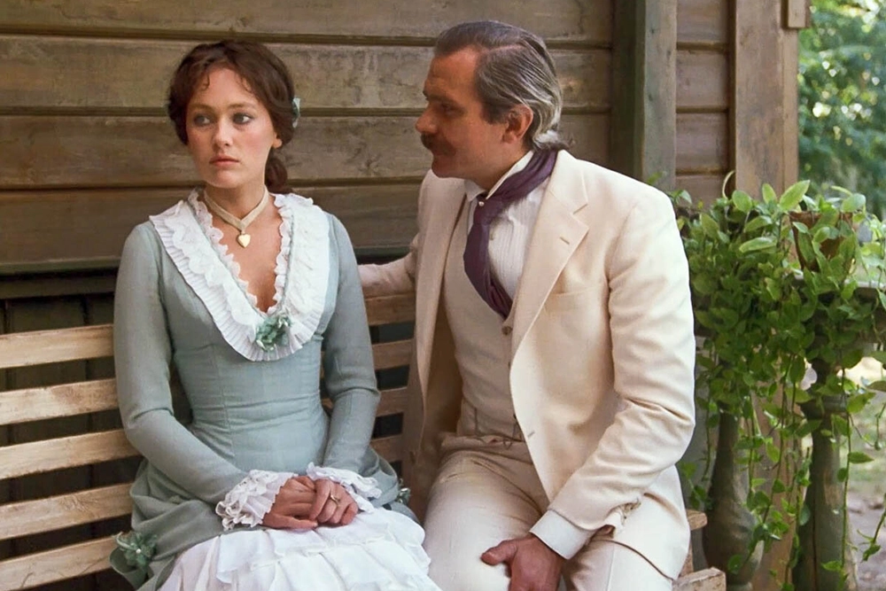 Никита Михалков и Лариса Гузеева фильме «Жестокий романс».