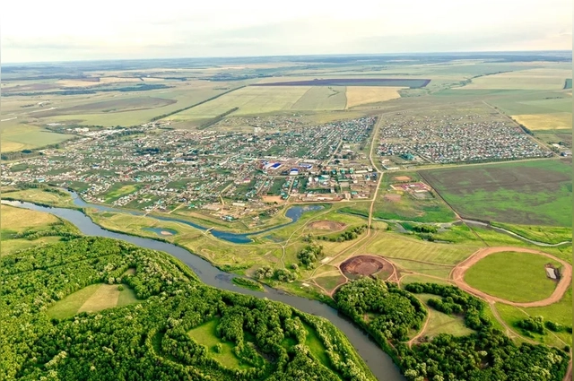 На карте Татарстана Муслюмовский район не выглядит гигантом — тихая, степная территория, где жизнь идёт размеренно, но по-деловому.