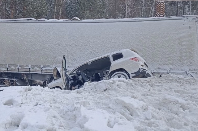 Машину пришлось разрезать.