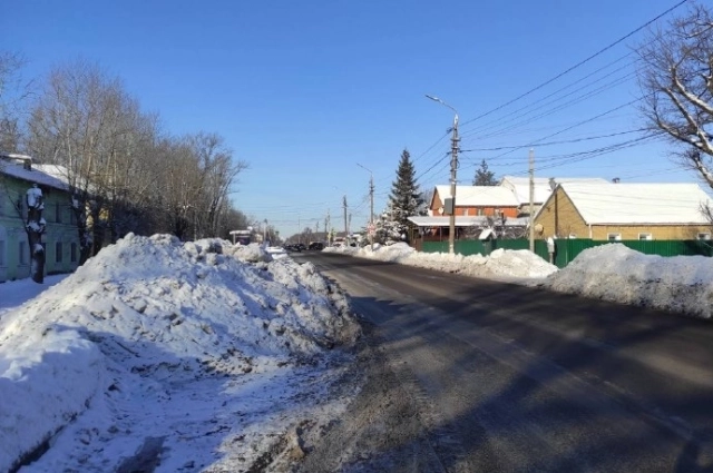 Ул. Кутузова, у перекрёстка с ул. Гайдара.