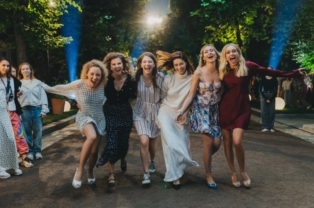 Москва слезам не верит. Все только начинается