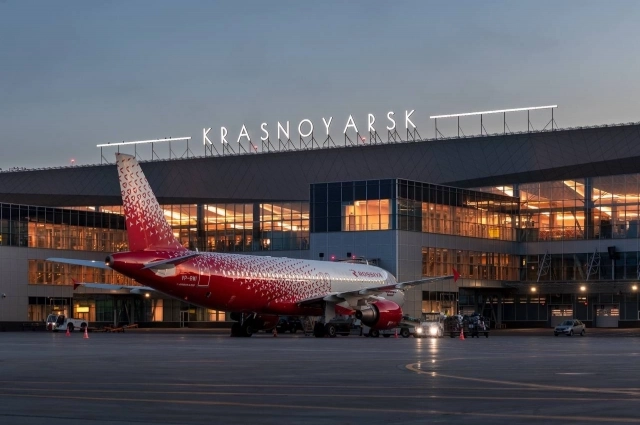 Аэропорт Красноярск оснащен и телетрапами, и автобусами для подвозки пассажиров к самолетам.