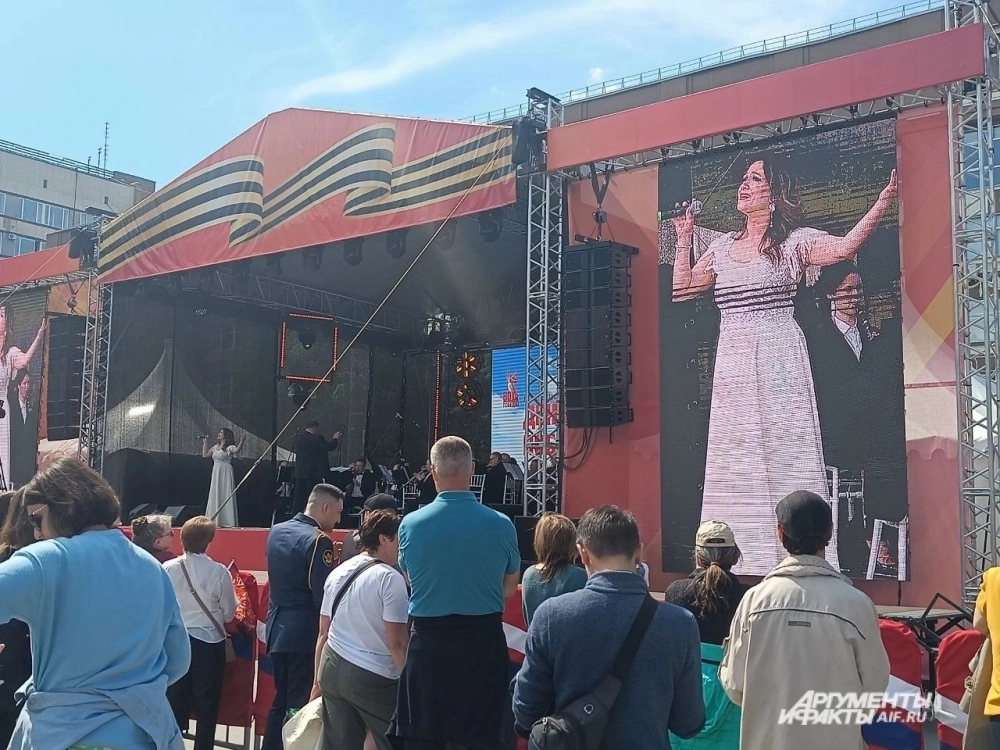 Концерт на Театральной площади.