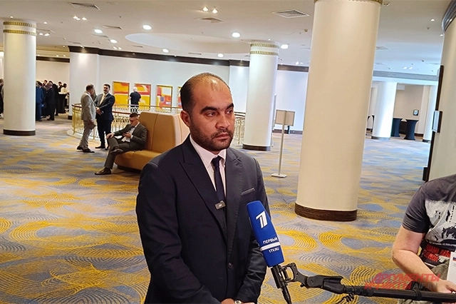 Глава ливийской делегации, руководитель отдела Восточной Европы МИД Ливии Ахмед Юнус Ахмед Альмикасби.