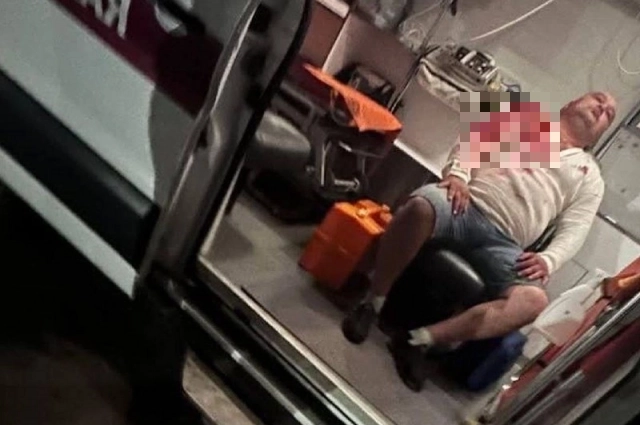 В результате нападения пострадал концертный директор певицы.