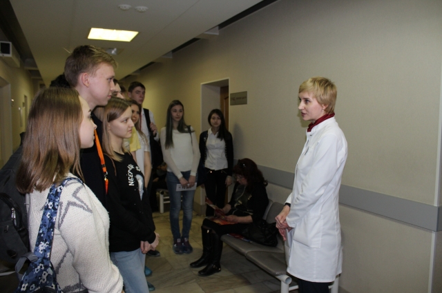 Медики рассказали школьникам об особенностях своей профессии. 