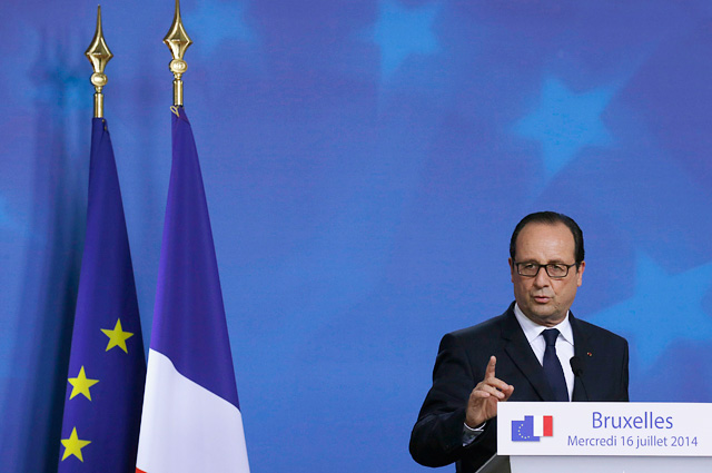 Президент Франции Франсуа Олланд заявил, что Франция передаст России первый вертолётоносец типа Мистраль в октябре этого года, поставка второго корабля будет зависеть от позиции Москвы по украинскому кризису