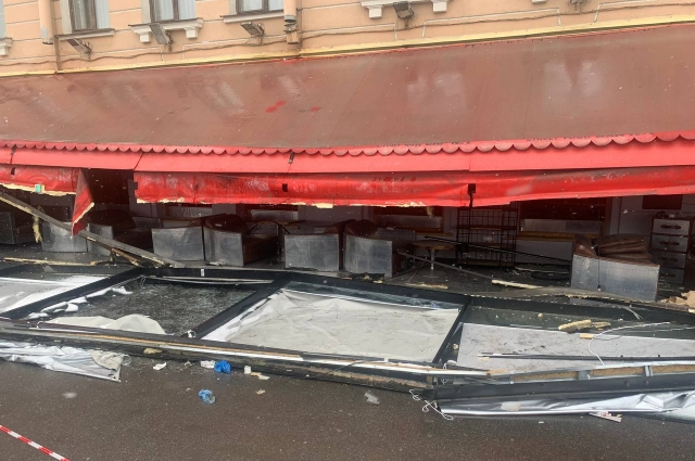 Место взрыва в кафе Петербурга, где погиб Татарский