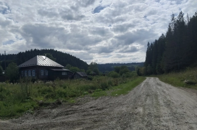 Школьники катались на питбайке по округе