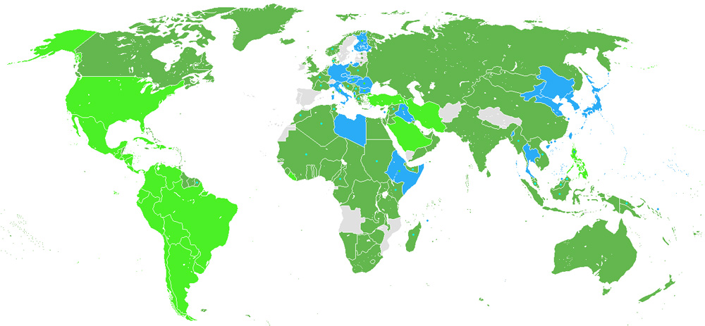 Страны «оси» выделены синим цветом