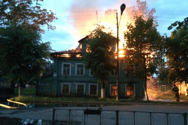 Пожар уничтожил здание.