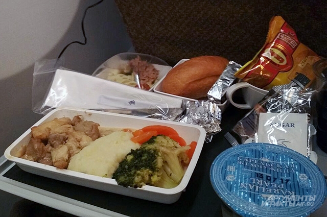обед в самолете