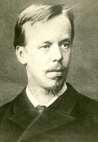 Александр поступил на физико-математический факультет Петербургского университета.