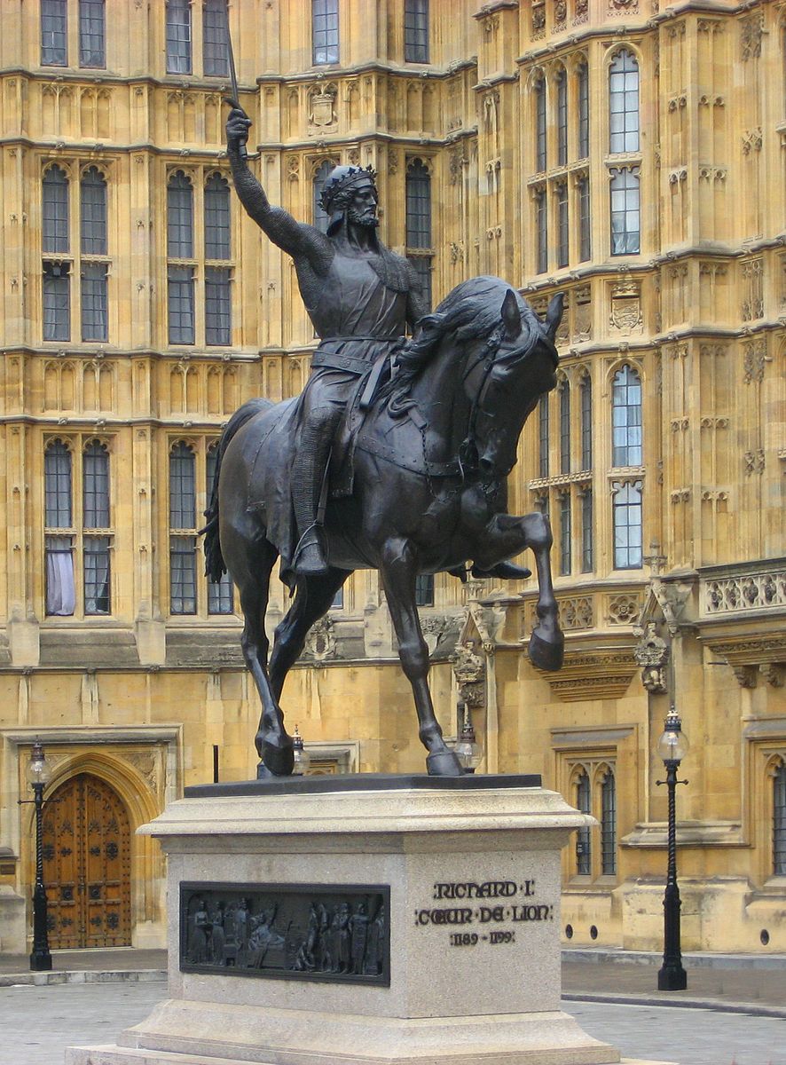 Памятник Ричарду I во дворе Вестминстерского дворца.