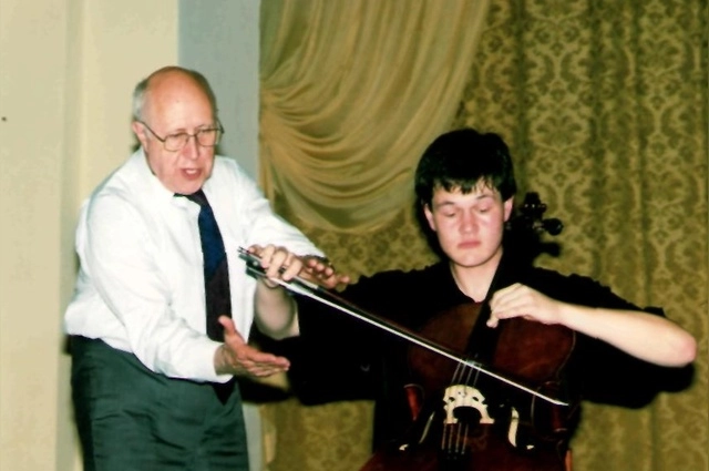 В марте 1999 года в концертном зале института искусств М.Ростропович провел мастер-класс, работая со студентами разных специальностей.