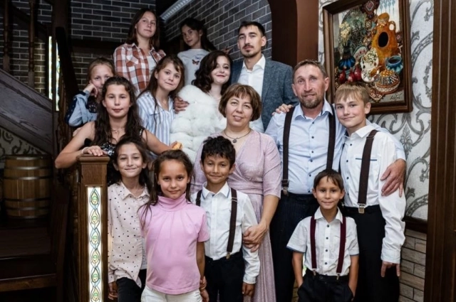 Семья Слугиных сначала не думали, что у них будет много детей