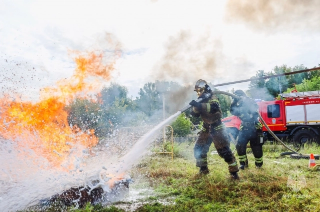 Александр ежедневно рискует жизнью ради других.