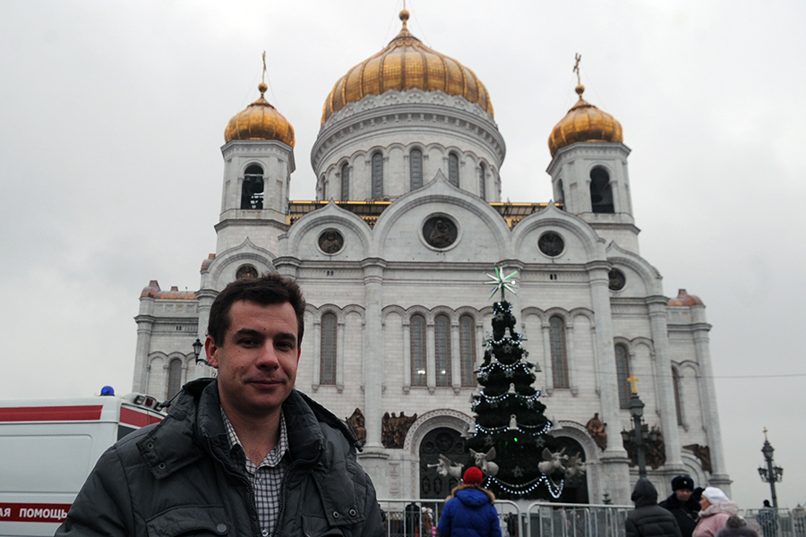 Анатолий приехал в Москву на праздники из Узбекистана