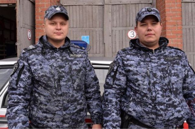 Росгвардейцы оказали содействие МЧС в тушении пожара в Екатеринбурге