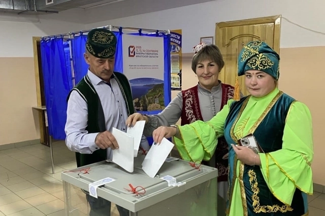 На выборы приходили люди всех национальностей. 