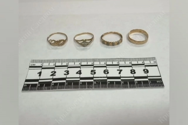 Кольца жены муж сдал в ломбард.