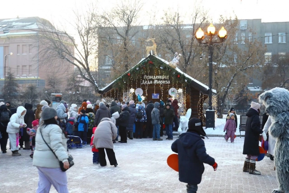Резиденция Деда Мороза в сквере Кирова.