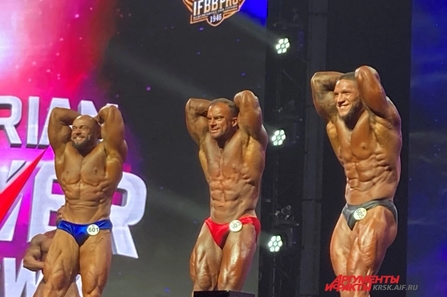 Мышцы надо укреплять минимум тремя тренировками в неделю.