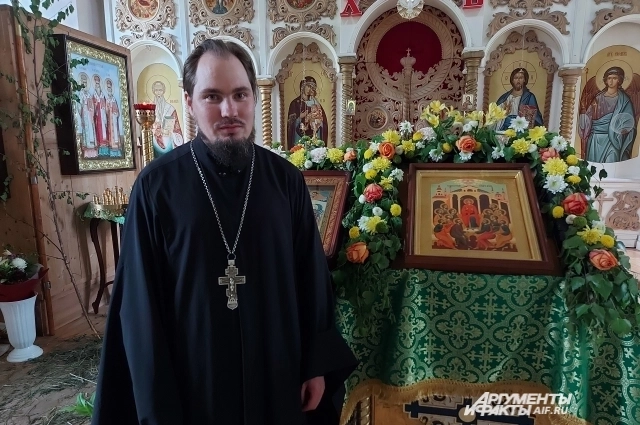 Священик Анатолий Исаев.
