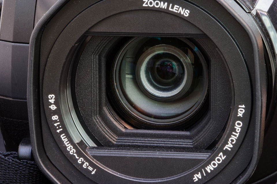 Видеокамера и объектив